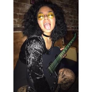 Meet your Posher, Daniela